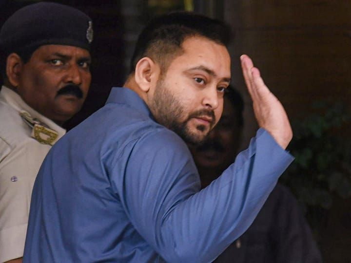 भरत तिवारी एनकाउंटर मामले को लेकर बिहार की राजनीति में सक्रिय नेता प्रतिपक्ष तेजस्वी यादव की सांकेतिक तस्वीर।