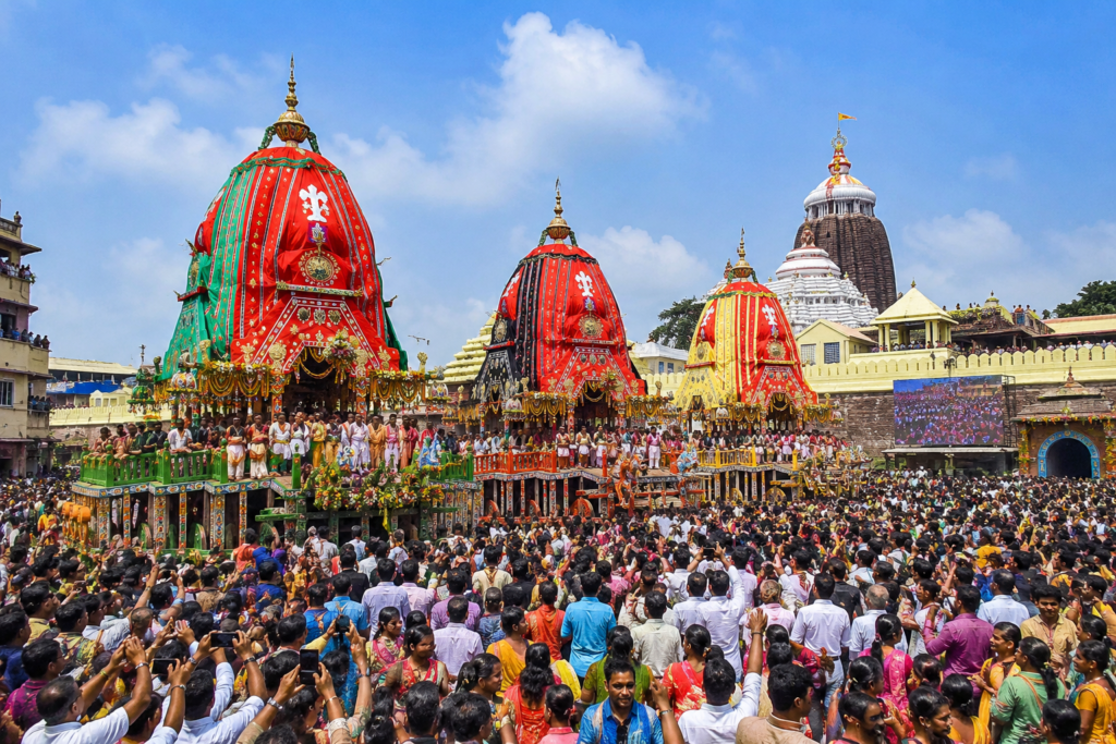 वाराणसी जगन्नाथ रथयात्रा 2026 के लिए पुलिस सुरक्षा बैठक और ट्रैफिक व्यवस्था की समीक्षा।