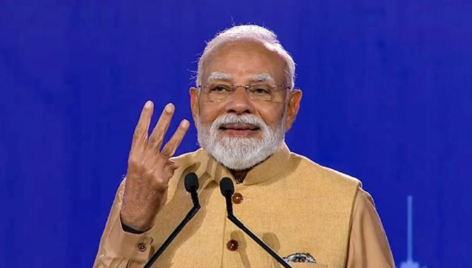 प्रधानमंत्री नरेंद्र मोदी ऑस्ट्रेलिया दौरे के दौरान मेलबर्न में प्रवासी भारतीयों को संबोधित करते हुए