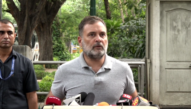 छात्रों की बड़ी जीत के बाद राहुल गांधी का बयान और प्रदर्शन