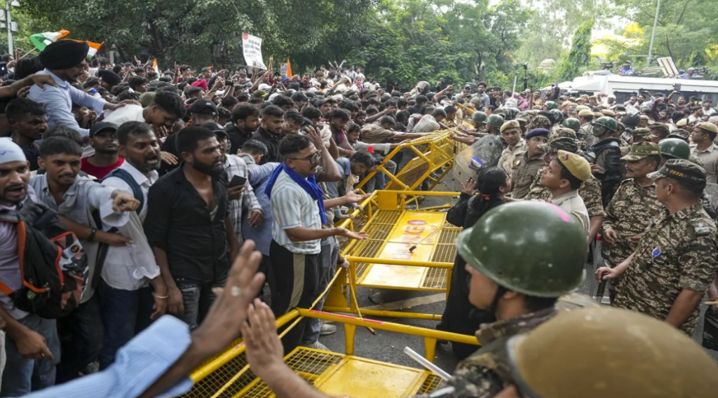 सुप्रीम कोर्ट प्रदर्शनकारी FIR रोक मामले की सुनवाई