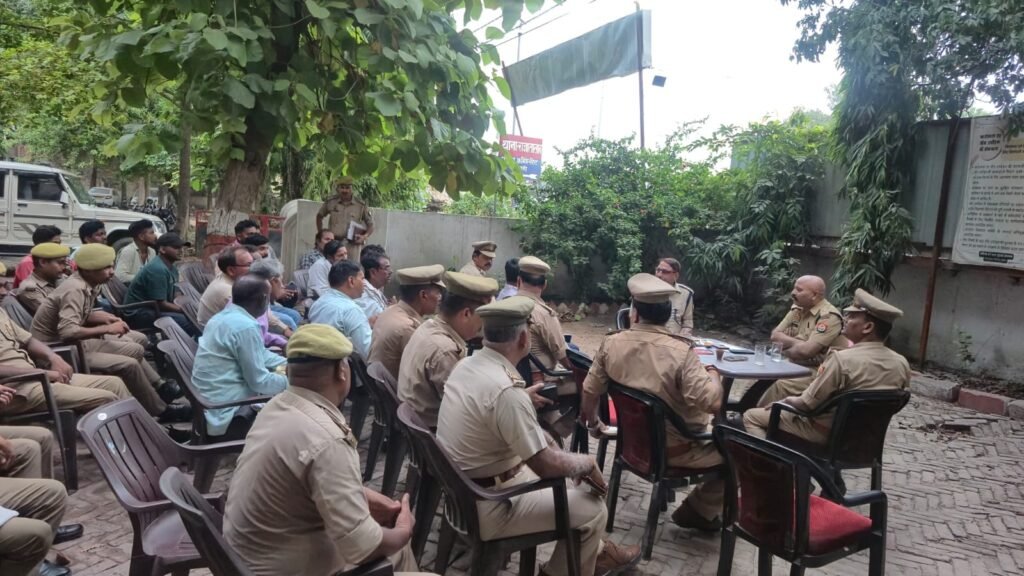 वाराणसी जगन्नाथ रथयात्रा 2026 के लिए पुलिस सुरक्षा बैठक और ट्रैफिक व्यवस्था की समीक्षा।