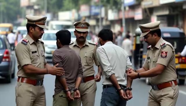 Mukherjee Nagar में हिंदू कॉलेज छात्राओं से छेड़छाड़ का मामला