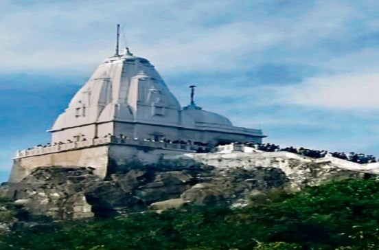 झारखंड के Parasnath पहाड़ का सम्मेद शिखरजी और मरांग बुरु से जुड़ा धार्मिक महत्व