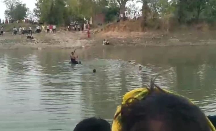 बेहरावां में Police कार्रवाई के दौरान पुनपुन नदी में कूदे लोग